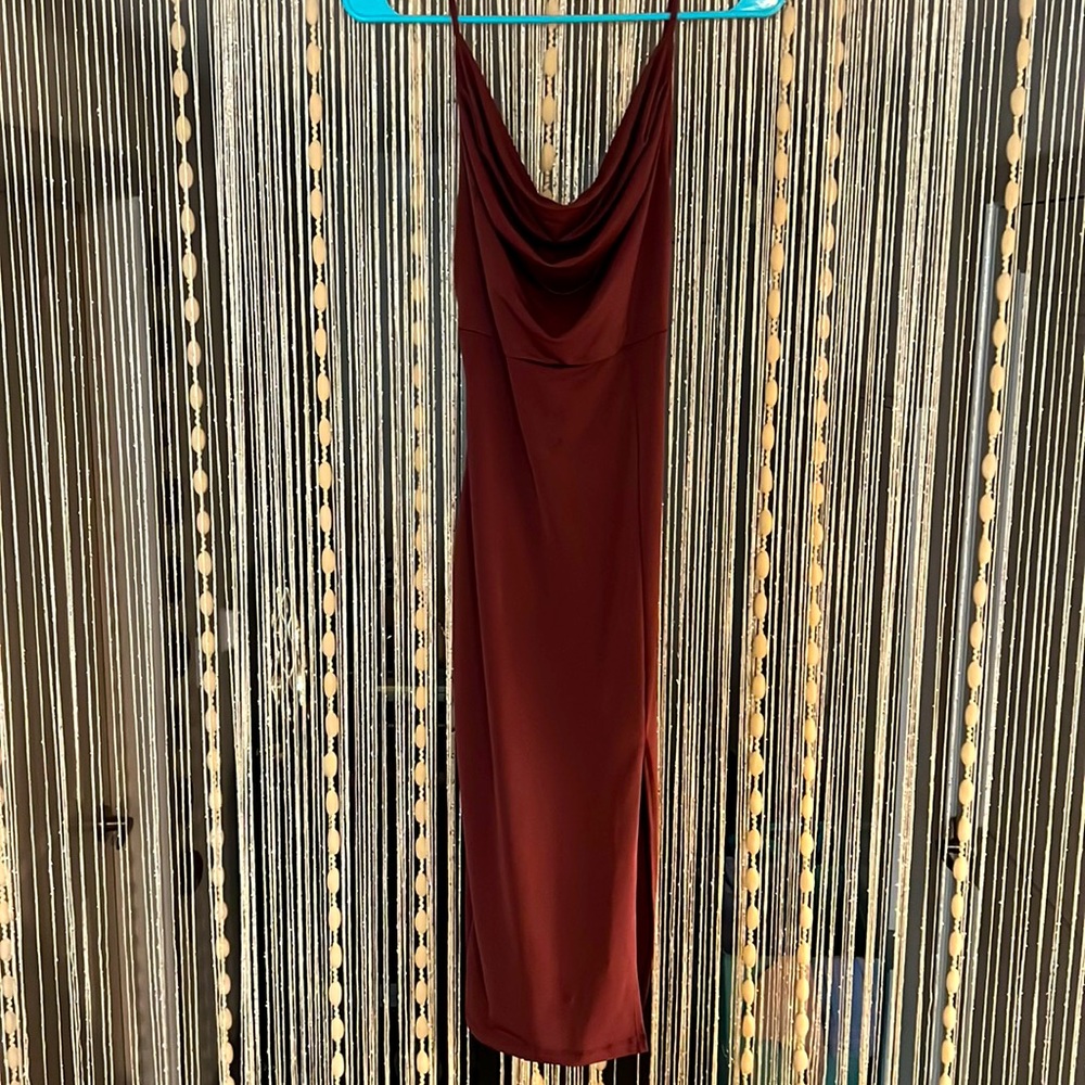 g L A R E Wine Midi Dress - Low Slit